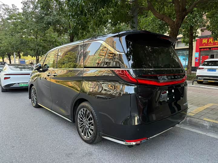 Lexus LM 2025 2025款 500h 六座尊崇版