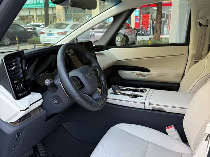 Lexus LM 2025 2025款 500h 六座尊崇版