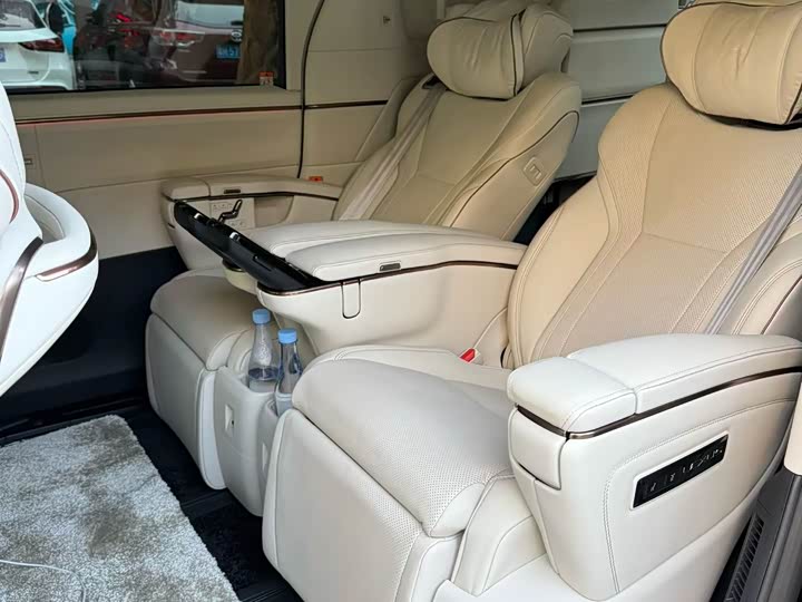 Lexus LM 2025 2025款 500h 六座尊崇版