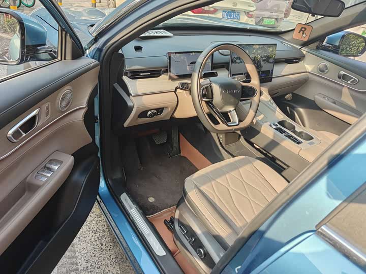 Chery Tiggo 8 Plus C-DM 2025 2025款 1.5T 116km 尊贵型 5座