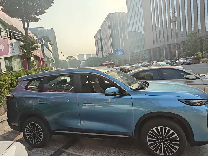 Chery Tiggo 8 Plus C-DM 2025 2025款 1.5T 116km 尊贵型 5座