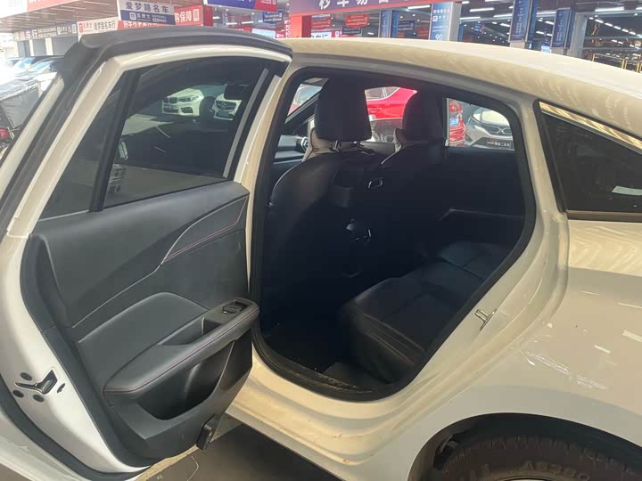 MG Motor 5 2025 2025款 300TGI 全球旗舰版