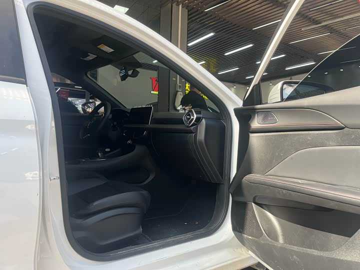 MG Motor 5 2025 2025款 300TGI 全球旗舰版