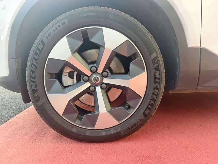 Volvo XC40 2025 2025款 B4 四驱智远豪华版