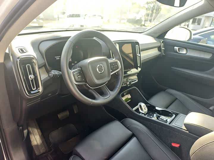 Volvo XC40 2025 2025款 B4 四驱智远豪华版