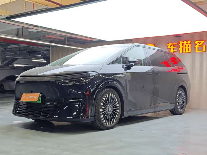 XPeng X9 2025 2025款 纯电 740超长续航 Max