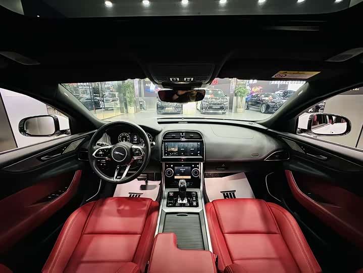 Jaguar XE L 2024 2024款 2.0T 250PS R-DYNAMIC S进取运动版