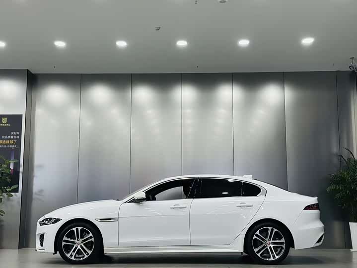 Jaguar XE L 2024 2024款 2.0T 250PS R-DYNAMIC S进取运动版