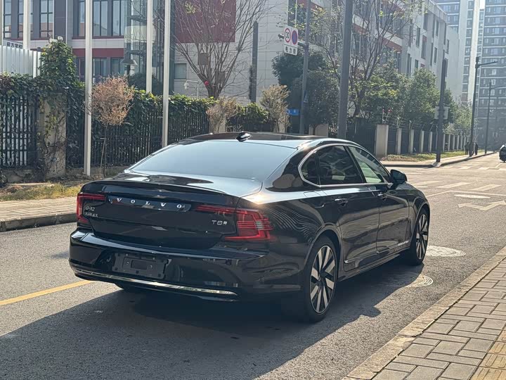 Volvo S90 Hybrid 2024 2024款 插电式混动 四驱长续航智雅豪华版