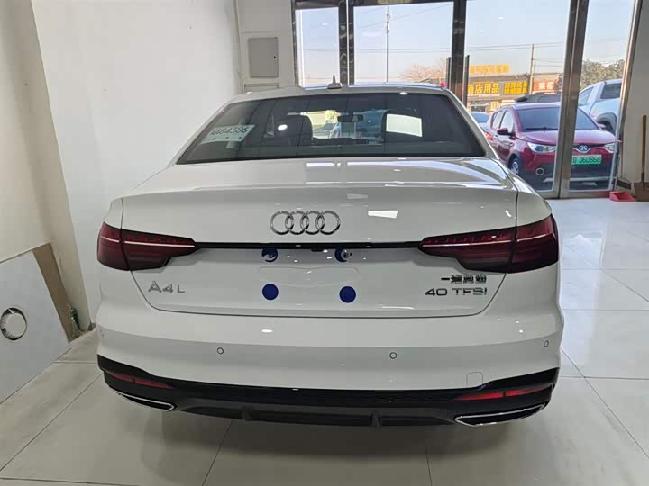 Audi A4L 2025 2025款 200万辆悦享版 40 TFSI 豪华动感型