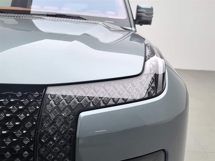 BYD Yangwang U8 2023 2023款 豪华版