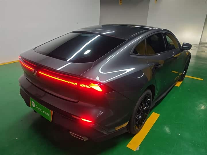 Changan UNI-V 2025 2025款 1.5T 500Bar尊贵型