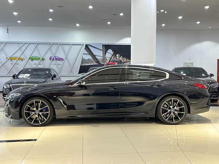 BMW 8 Series 2022 2022款 840i xDrive 四门轿跑车 M运动套装
