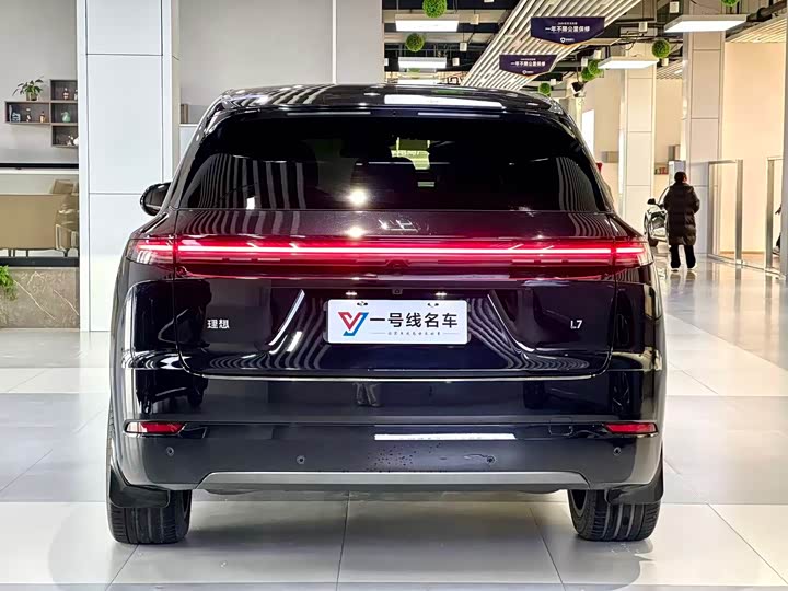 2025 LiXiang L7