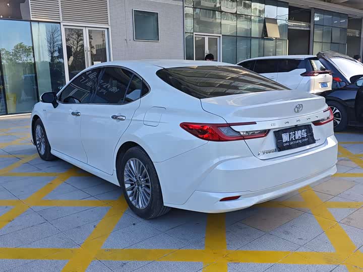 Toyota Camry 2024 2024款 双擎 2.0HGVP 豪华版