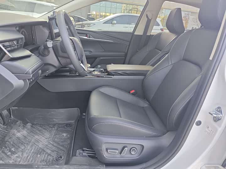 Toyota Camry 2024 2024款 双擎 2.0HGVP 豪华版