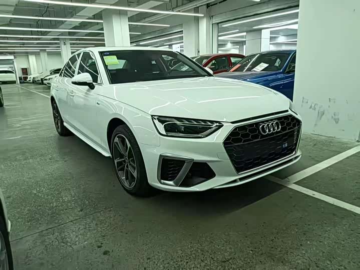 Audi A4L 2025 2025款 200万辆悦享版 40 TFSI 时尚动感型