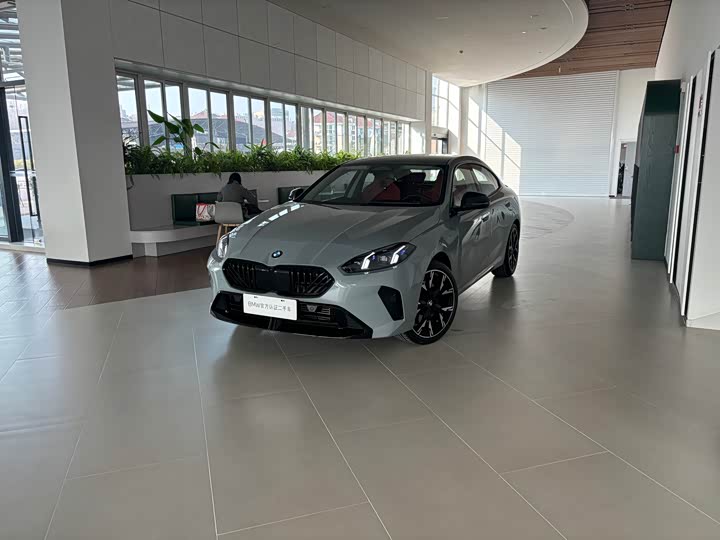 BMW 2 Series 2025 2025款 225L M运动曜夜套装