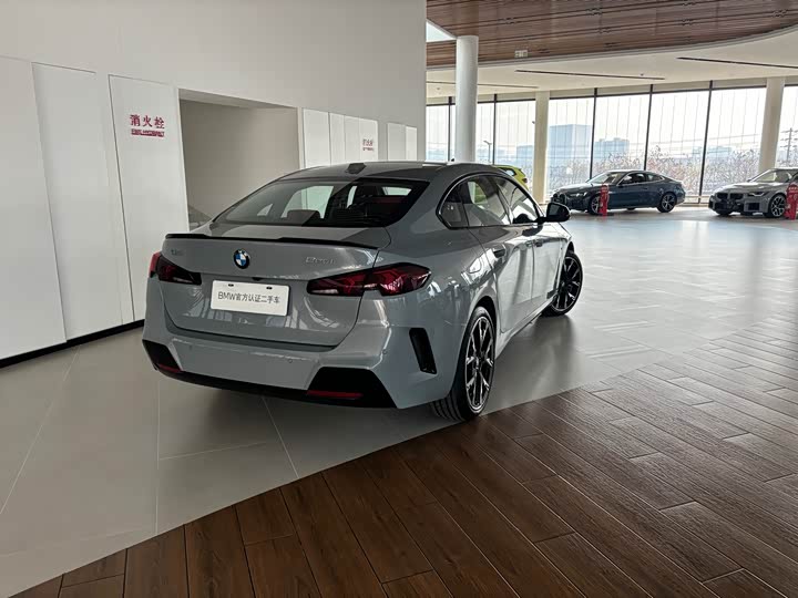 BMW 2 Series 2025 2025款 225L M运动曜夜套装