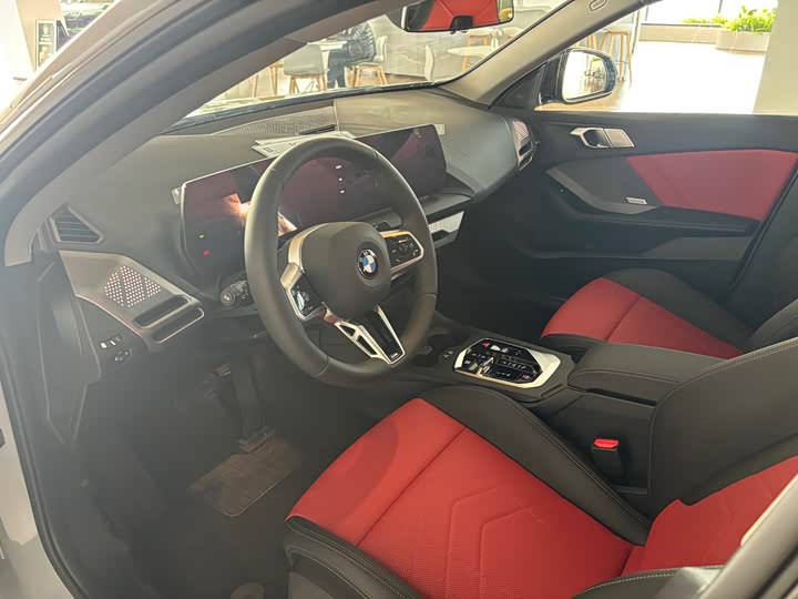 BMW 2 Series 2025 2025款 225L M运动曜夜套装