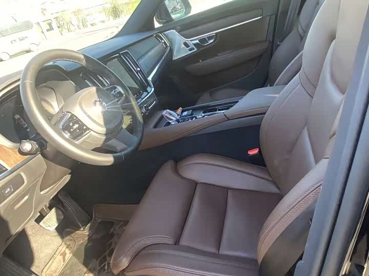 Volvo S90 2025 2025款 B5 智雅豪华版