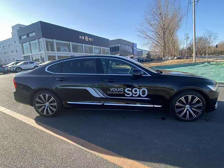 Volvo S90 2025 2025款 B5 智雅豪华版