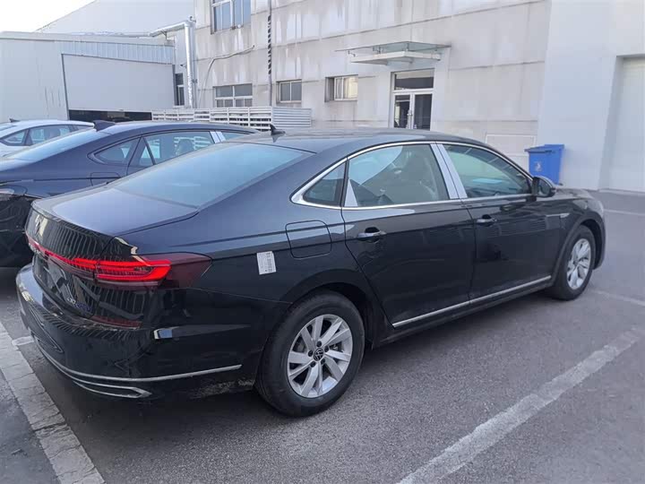 Volkswagen Passat Hybrid 2025 2025款 430PHEV 混动商务版