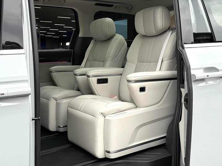 Maxus Mifa 9 2024 2024款 超混 长续航森林版 七座