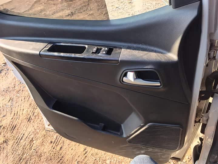 JAC Refine M3 2021 2021款 PLUS 1.8L 2座穿梭版