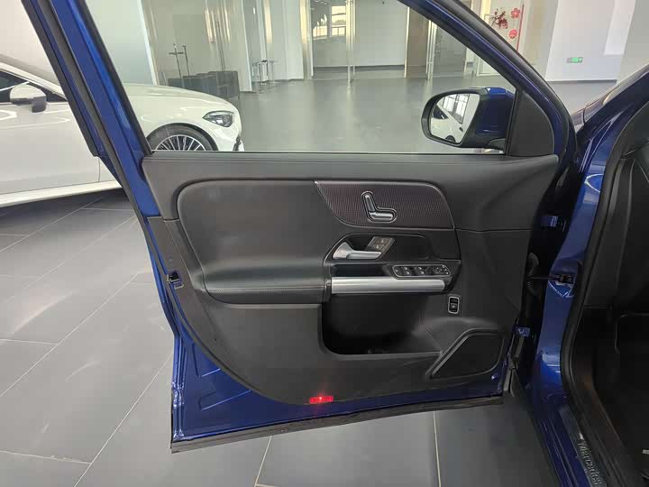 Mercedes-Benz EQA 2023 2023款 EQA 260