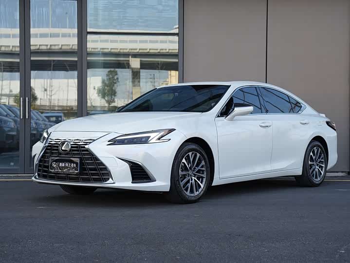 Lexus ES 2025 2025款 300h 臻享版