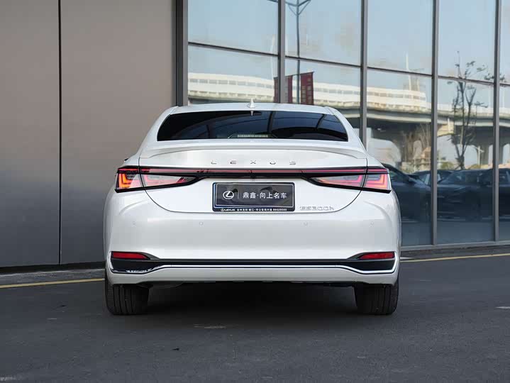 Lexus ES 2025 2025款 300h 臻享版