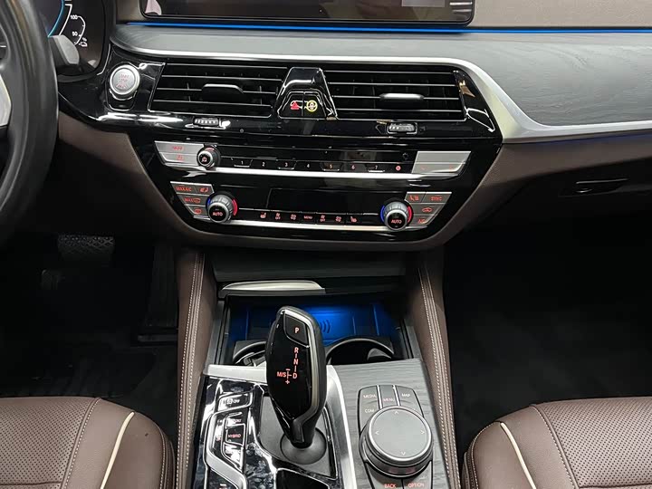 BMW 5 Series Hybrid 2022 2022款 535Le M运动套装