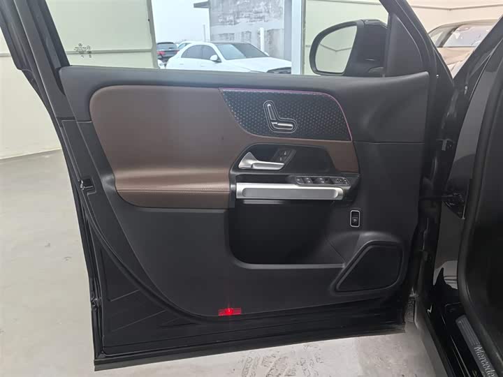 Mercedes-Benz GLB-Class 2025 2025款 GLB 220 动感型