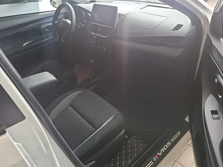Toyota Vios FS 2022 2022款 1.5L 20周年纪念版