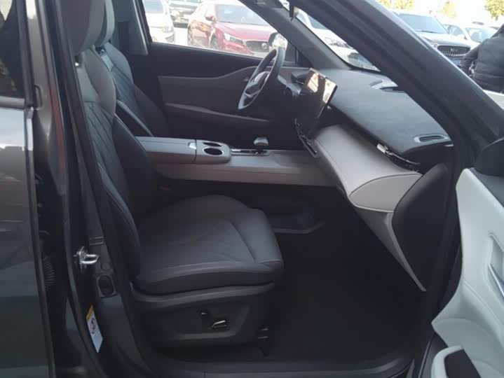 Changan UNI-Z Hybrid 2024 2024款 蓝鲸智电iDD 125km 超越型