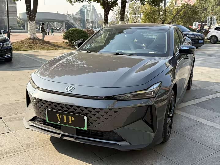 Changan UNI-V Hybrid 2024 2024款 蓝鲸智电iDD 136km 智趣型