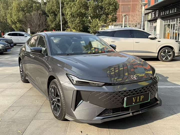 Changan UNI-V Hybrid 2024 2024款 蓝鲸智电iDD 136km 智趣型