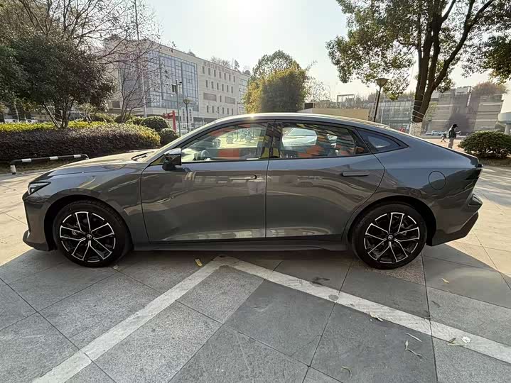 Changan UNI-V Hybrid 2024 2024款 蓝鲸智电iDD 136km 智趣型