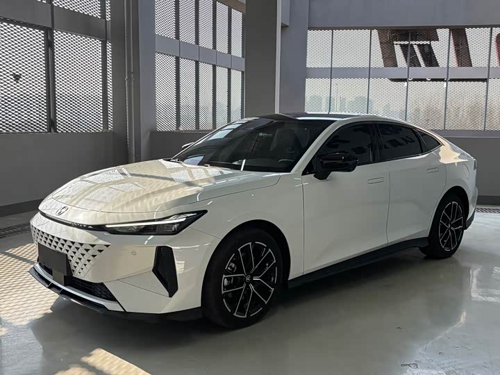 Changan UNI-V Hybrid 2024 2024款 蓝鲸智电iDD 136km 智尊型