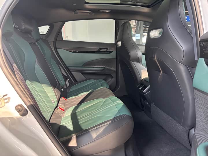 Changan UNI-V Hybrid 2024 2024款 蓝鲸智电iDD 136km 智尊型