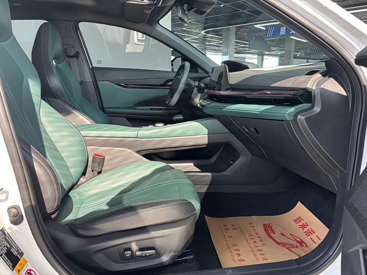 Changan UNI-V Hybrid 2024 2024款 蓝鲸智电iDD 136km 智尊型