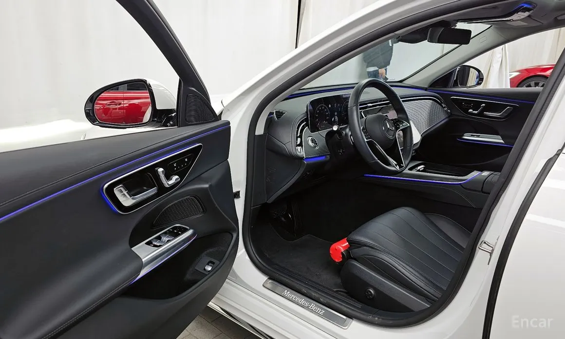 Mercedes-Benz E-Class 2024 E220d 4MATIC Exclusive