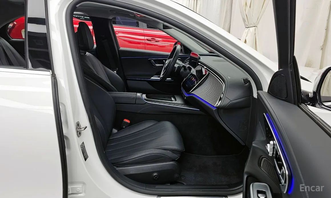 Mercedes-Benz E-Class 2024 E220d 4MATIC Exclusive