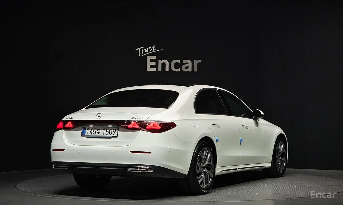 Mercedes-Benz E-Class 2024 E220d 4MATIC Exclusive