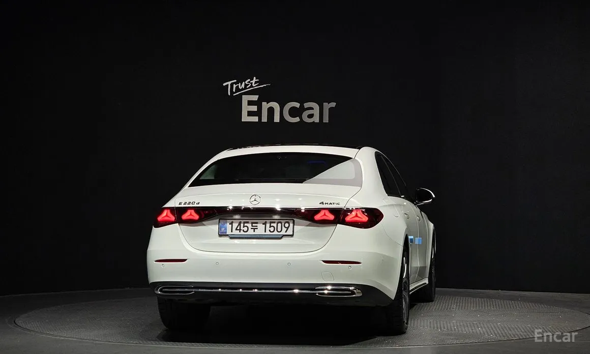 Mercedes-Benz E-Class 2024 E220d 4MATIC Exclusive
