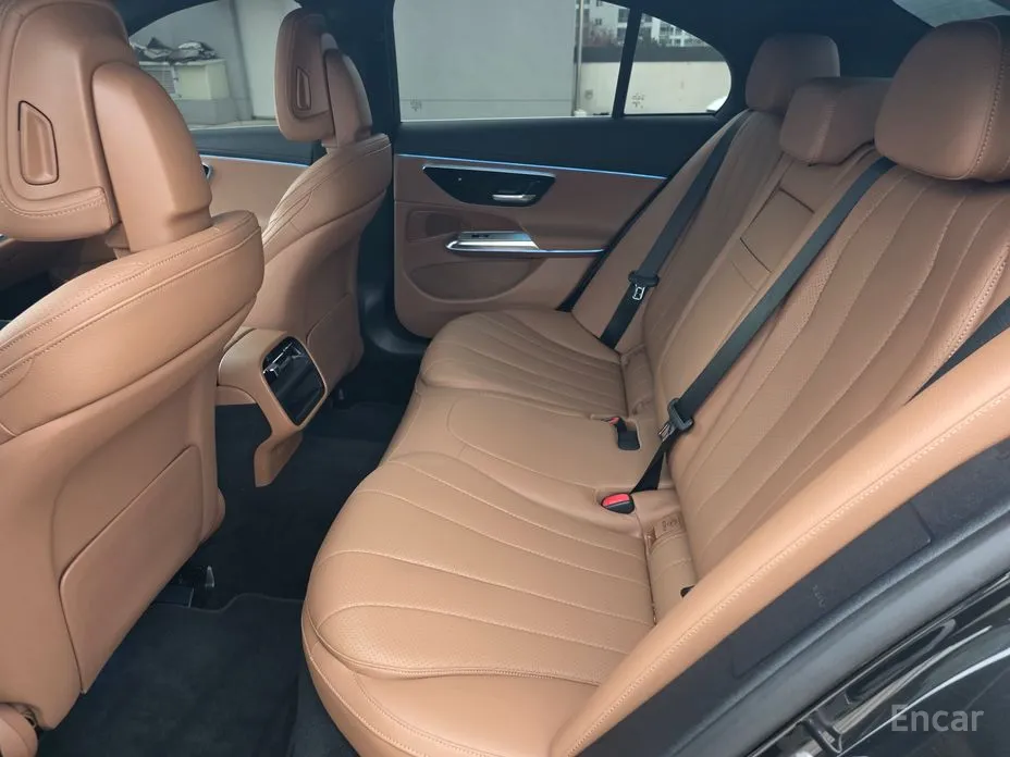 Mercedes-Benz E-Class 2024 E220d 4MATIC Exclusive