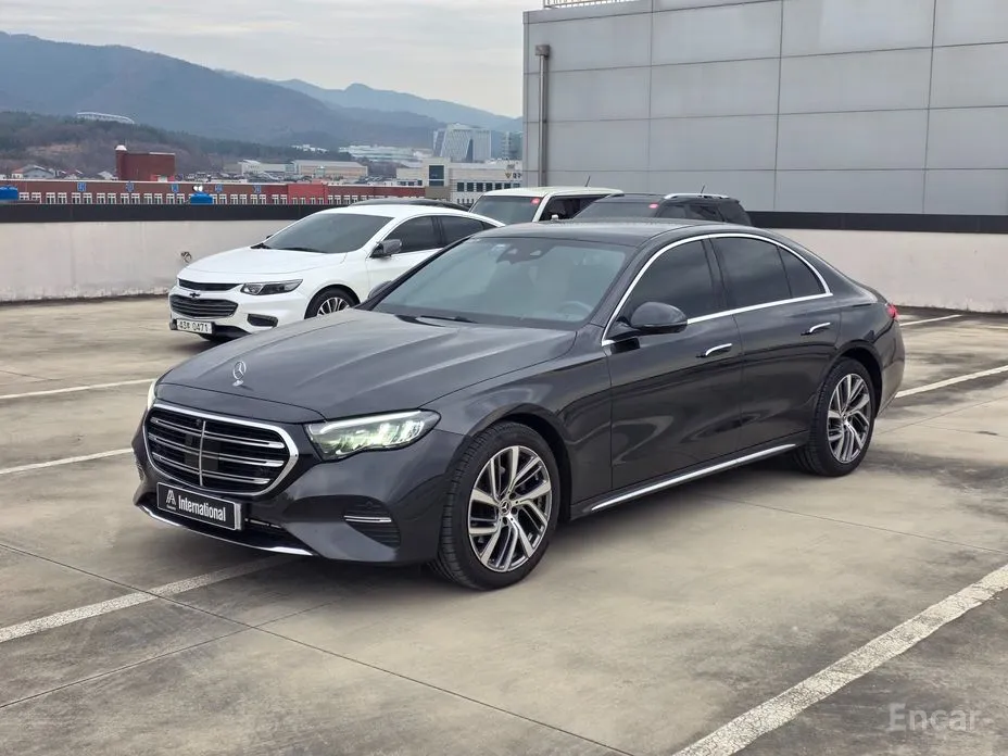 Mercedes-Benz E-Class 2024 E220d 4MATIC Exclusive