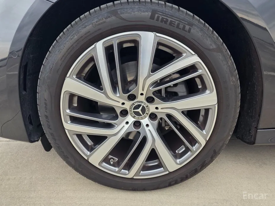 Mercedes-Benz E-Class 2024 E220d 4MATIC Exclusive