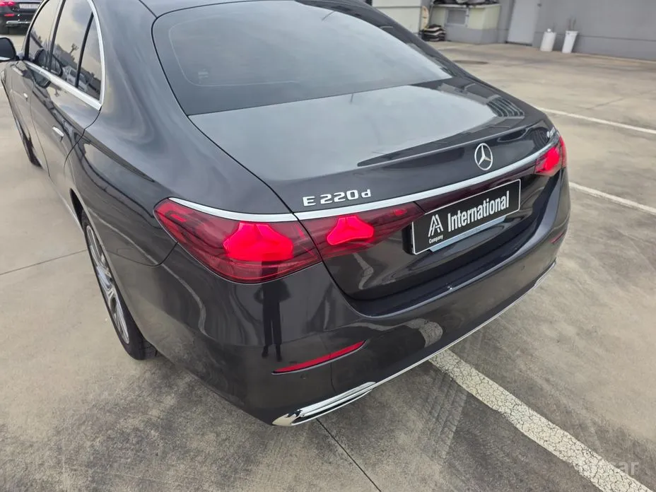 Mercedes-Benz E-Class 2024 E220d 4MATIC Exclusive